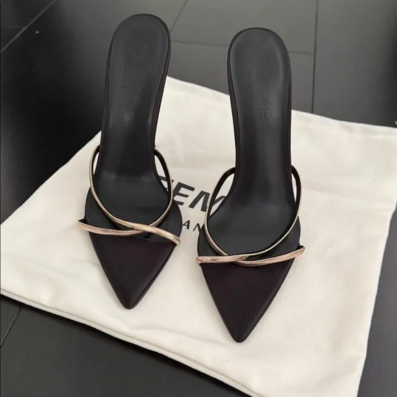 FEMME LA The Russo Slipper in Black/Gold - Picture 1 of 12